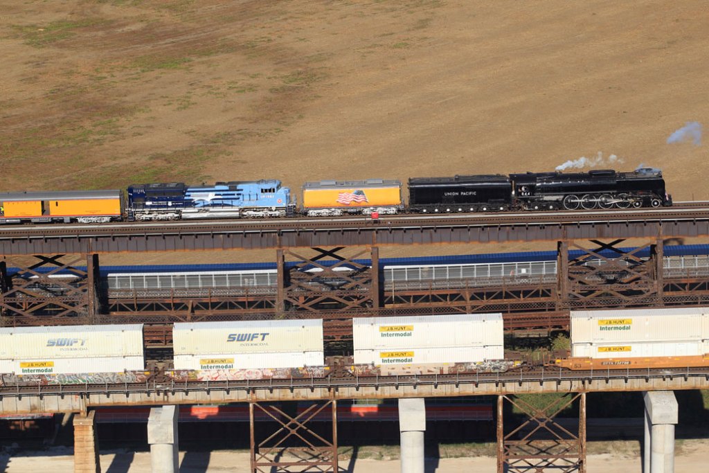 A train heads into Memphis to celebrate the opening of a bridge linking Tennessee and Arkansas over the Mississippi River on October 22, 2016. (mpi34/MediaPunch/IPX)